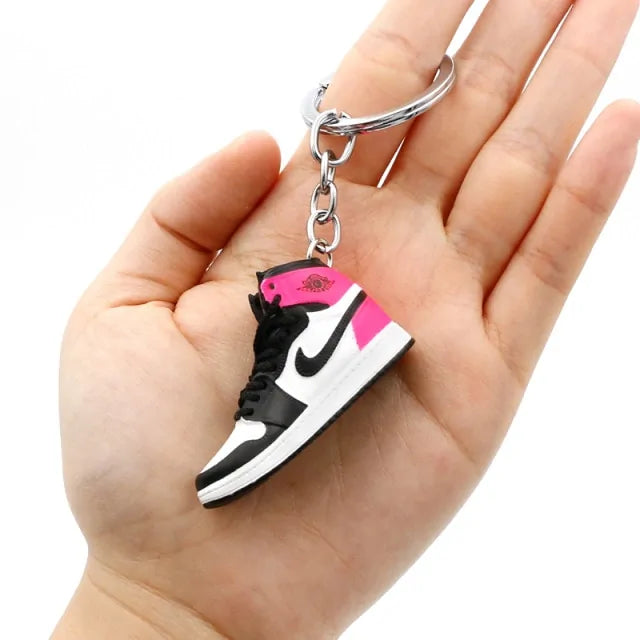 ¡Mini Llavero Sneaker: Lleva el Estilo Contigo!