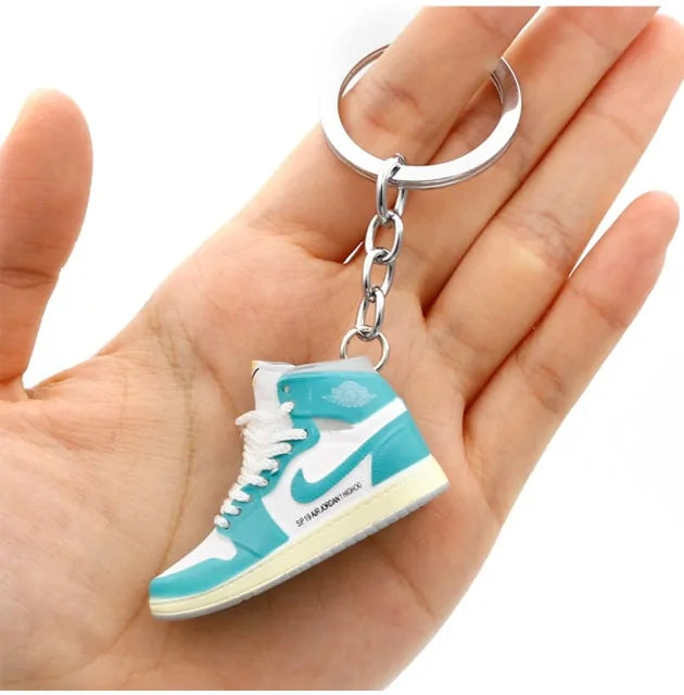 ¡Mini Llavero Sneaker: Lleva el Estilo Contigo!