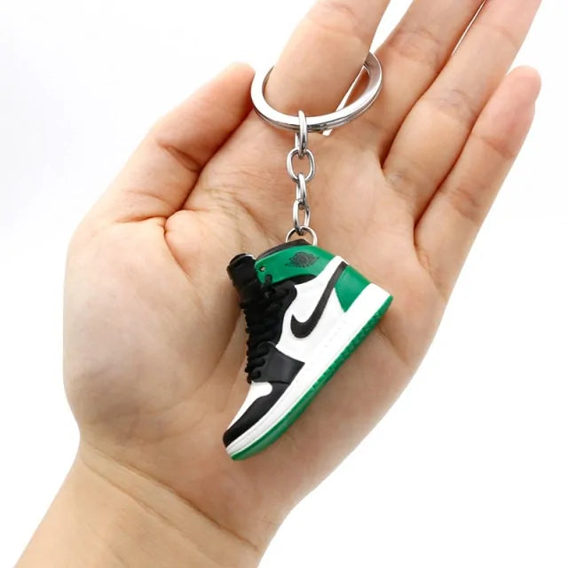 ¡Mini Llavero Sneaker: Lleva el Estilo Contigo!